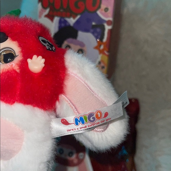 Migo troublemaker bad apple plush pendent with I think social eyes red and white - Picture 10 of 10